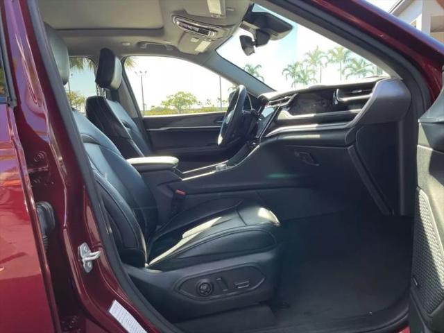 2023 Jeep Grand Cherokee Base