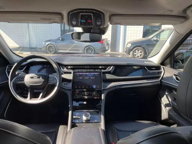 2023 Jeep Grand Cherokee Base