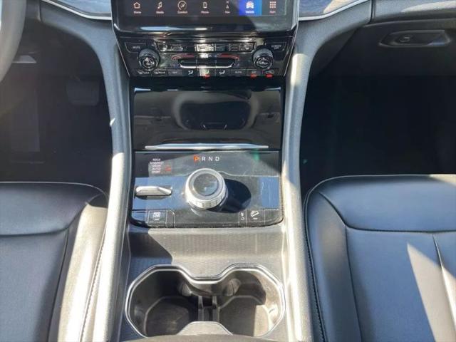 2023 Jeep Grand Cherokee Base