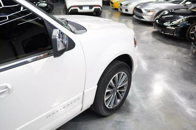 2017 Lincoln Navigator Select