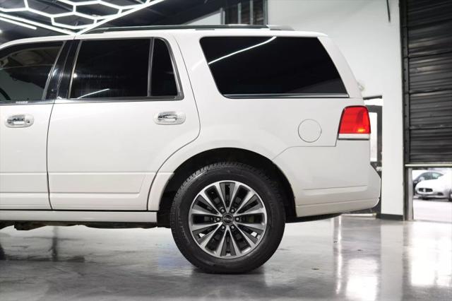2017 Lincoln Navigator Select