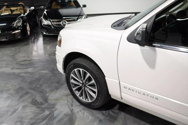 2017 Lincoln Navigator Select