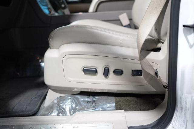 2017 Lincoln Navigator Select