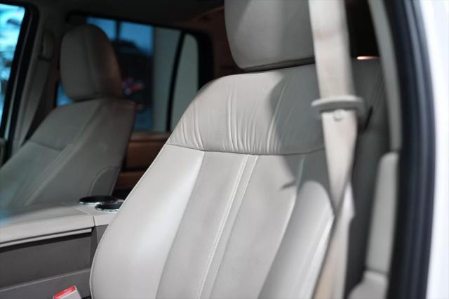 2017 Lincoln Navigator Select
