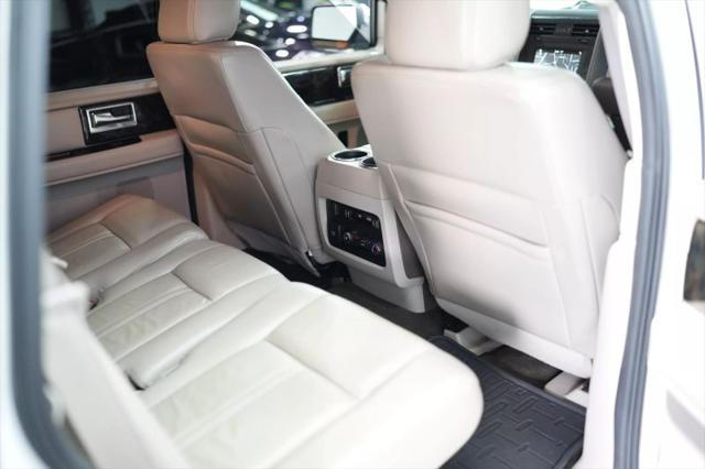 2017 Lincoln Navigator Select