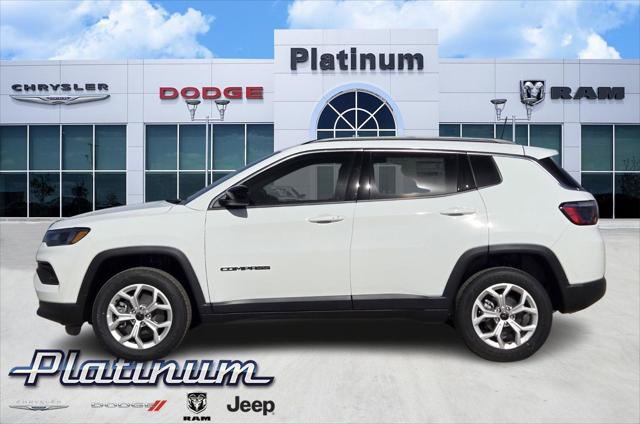 2025 Jeep Compass COMPASS LATITUDE 4X4