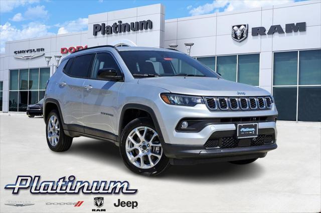 2025 Jeep Compass COMPASS LATITUDE 4X4