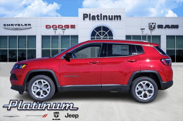 2025 Jeep Compass COMPASS LATITUDE 4X4