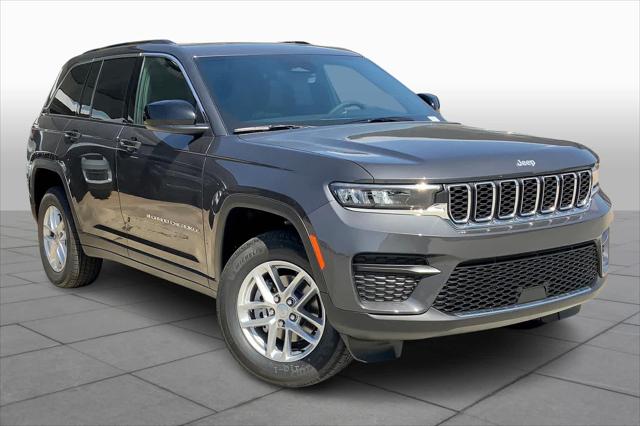 2025 Jeep Grand Cherokee GRAND CHEROKEE LAREDO X 4X4