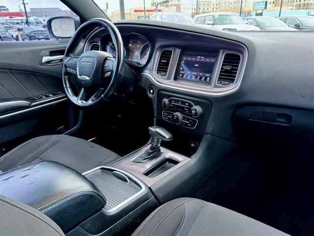 2019 Dodge Charger SXT RWD