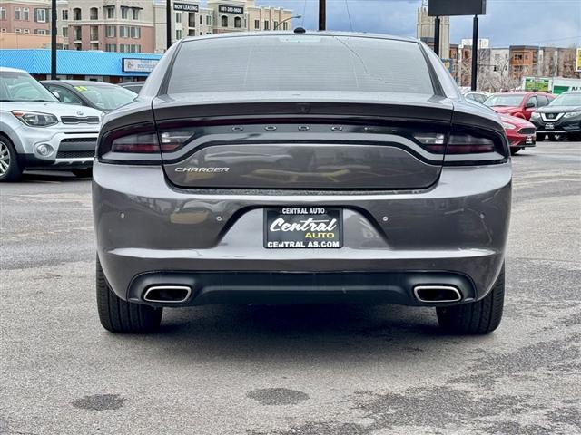 2019 Dodge Charger SXT RWD