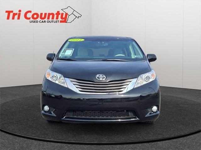 2014 Toyota Sienna XLE V6 8 Passenger