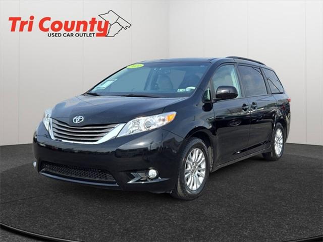 2014 Toyota Sienna XLE V6 8 Passenger