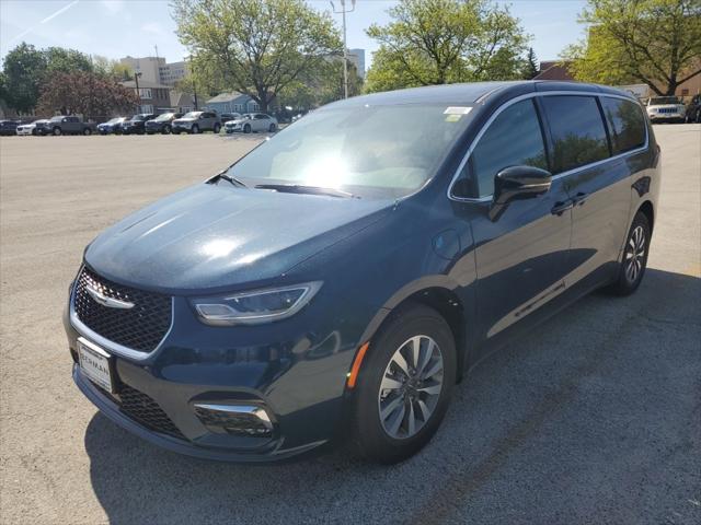 2025 Chrysler Pacifica Hybrid PACIFICA PLUG-IN HYBRID SELECT