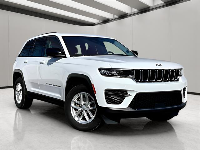 2023 Jeep Grand Cherokee Laredo 4x4