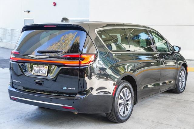 2023 Chrysler Pacifica Hybrid Touring L