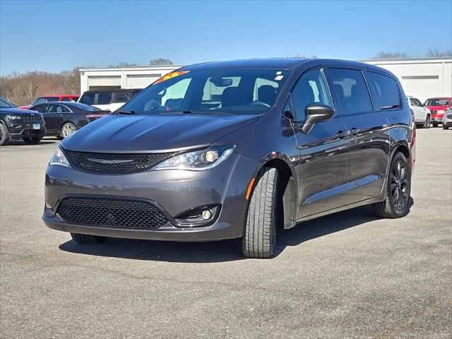 2020 Chrysler Pacifica Touring
