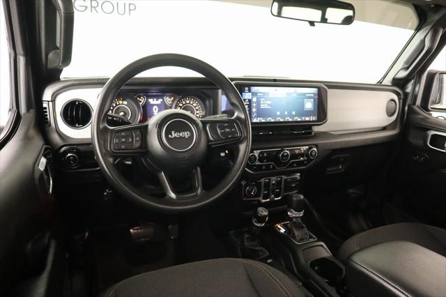 2024 Jeep Gladiator Nighthawk