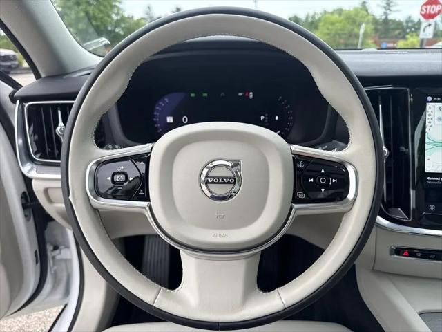 2024 Volvo S60 B5 Plus Dark Theme