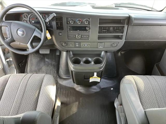 2025 GMC Savana Cargo RWD 2500 Extended Wheelbase Work Van