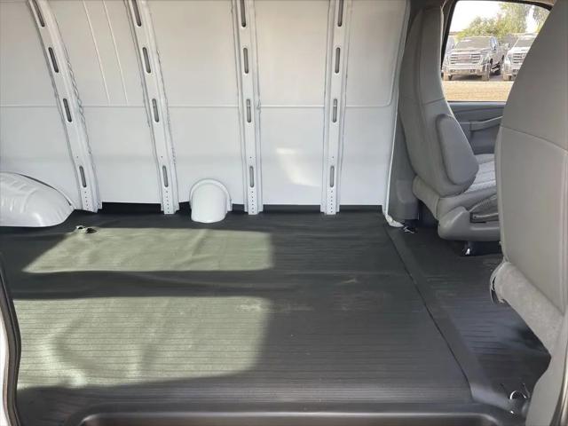 2025 GMC Savana Cargo RWD 2500 Extended Wheelbase Work Van