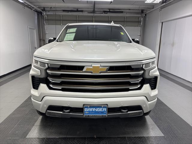 2022 Chevrolet Silverado 1500 4WD Crew Cab Short Bed High Country