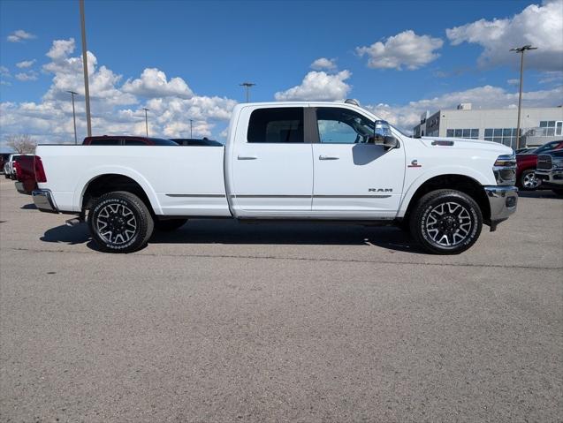 2025 RAM Ram 3500 RAM 3500 LIMITED CREW CAB 4X4 8 BOX