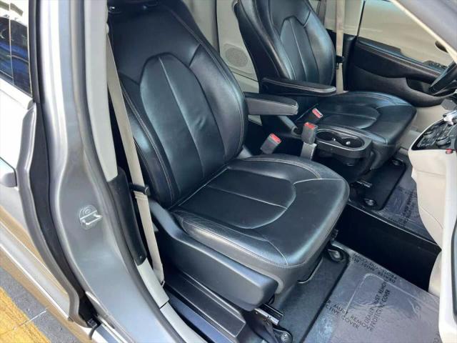 2017 Chrysler Pacifica Touring-L