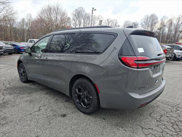 2025 Chrysler Pacifica Hybrid PACIFICA PLUG-IN HYBRID S APPEARANCE