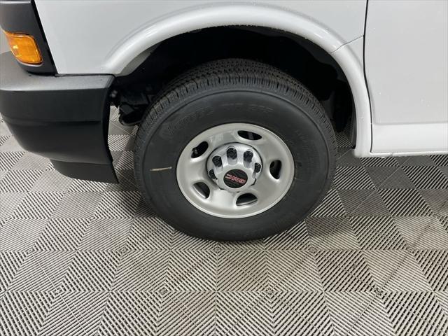 2025 GMC Savana Cargo RWD 2500 Extended Wheelbase Work Van