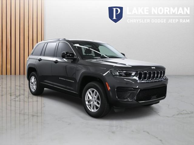 2025 Jeep Grand Cherokee GRAND CHEROKEE LAREDO X 4X2