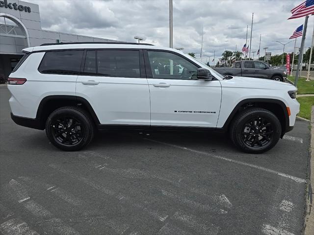 2025 Jeep Grand Cherokee GRAND CHEROKEE L ALTITUDE 4X4