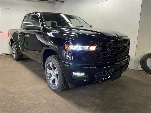 2025 RAM Ram 1500 RAM 1500 TRADESMAN QUAD CAB 4X4 64 BOX
