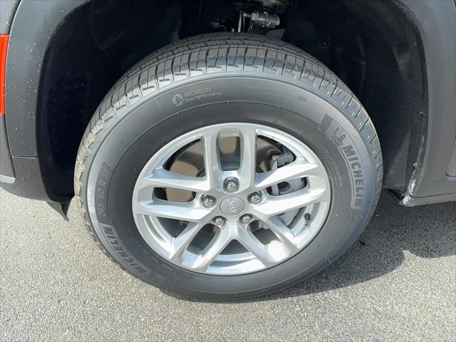 2025 Jeep Grand Cherokee GRAND CHEROKEE L LAREDO X 4X4