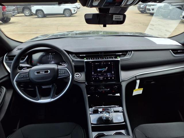 2025 Jeep Grand Cherokee GRAND CHEROKEE LAREDO X 4X2