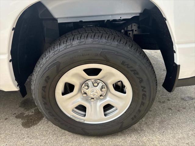 2025 RAM Ram 1500 RAM 1500 TRADESMAN CREW CAB 4X2 57 BOX
