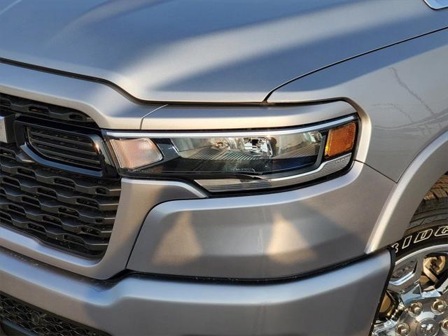 2025 RAM Ram 1500 RAM 1500 LONE STAR CREW CAB 4X2 57 BOX
