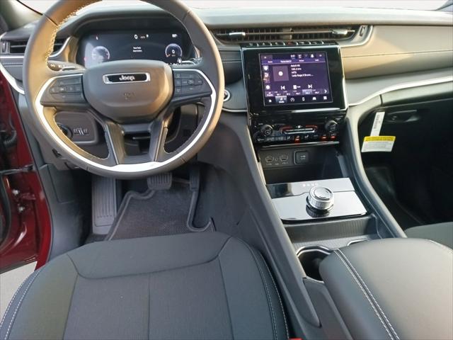 2025 Jeep Grand Cherokee GRAND CHEROKEE LAREDO X 4X2