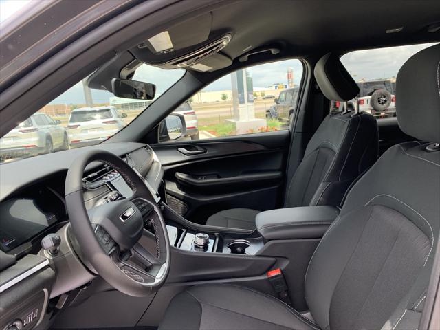 2025 Jeep Grand Cherokee GRAND CHEROKEE L LAREDO 4X2