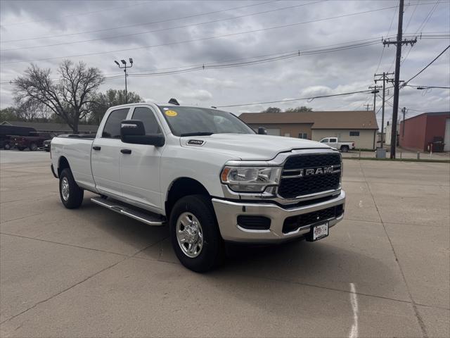 2024 RAM 3500 Tradesman Crew Cab 4x4 8 Box