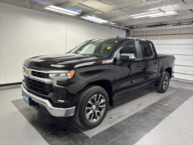 2022 Chevrolet Silverado 1500 4WD Crew Cab Standard Bed LT
