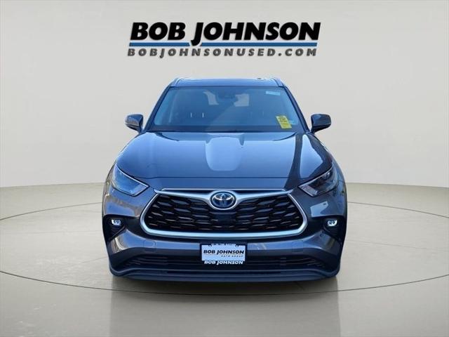 2022 Toyota Highlander Hybrid XLE