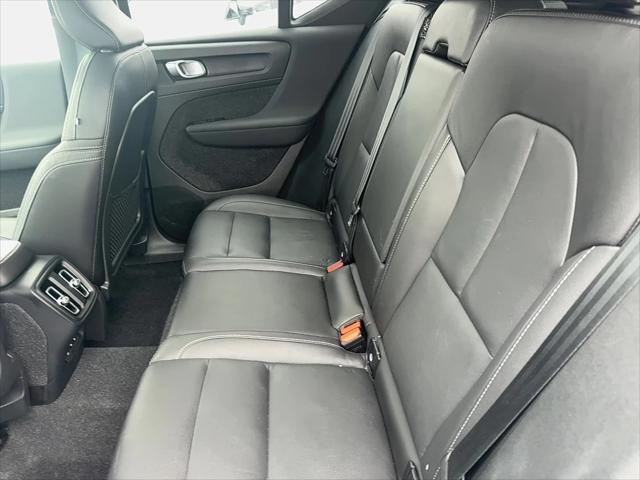 2024 Volvo XC40 B5 Plus Dark Theme