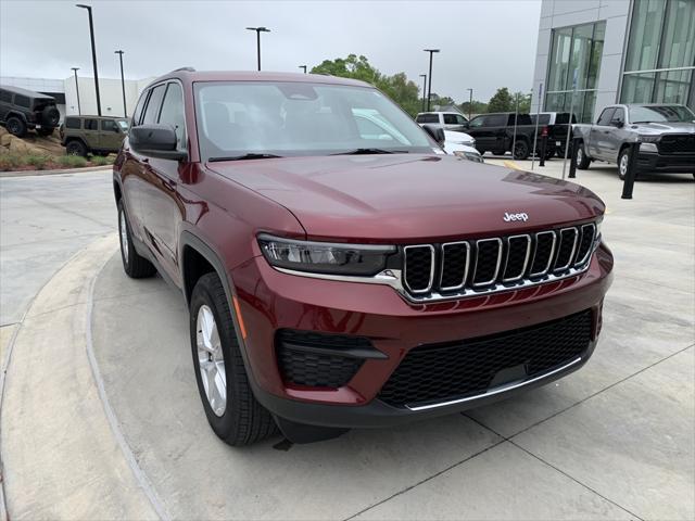 2023 Jeep Grand Cherokee Laredo 4x2