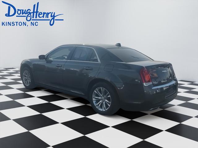 2020 Chrysler 300 Touring