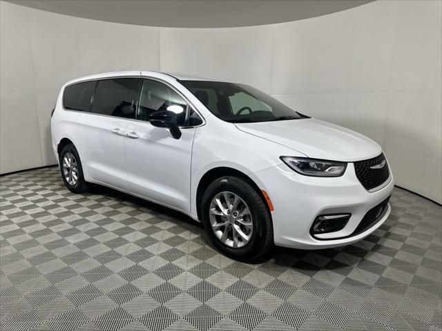 2025 Chrysler Pacifica PACIFICA SELECT AWD