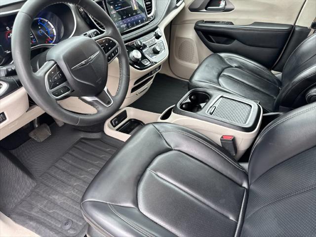 2023 Chrysler Pacifica Hybrid Touring L
