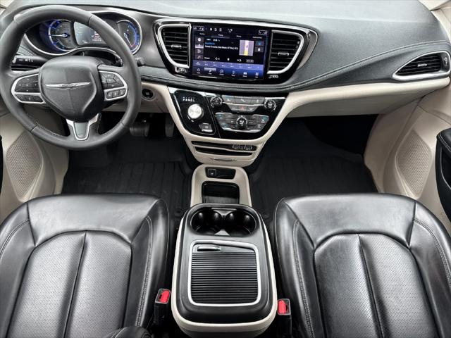 2023 Chrysler Pacifica Hybrid Touring L