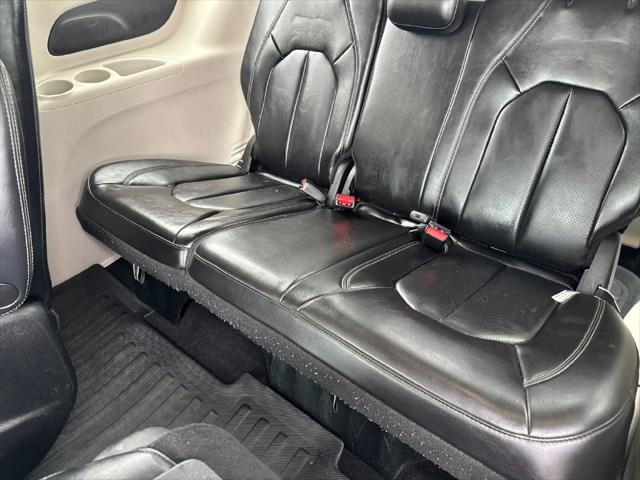 2023 Chrysler Pacifica Hybrid Touring L