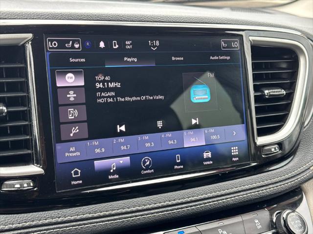 2023 Chrysler Pacifica Hybrid Touring L